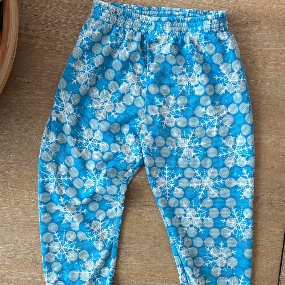 L.L. Bean snowflake design thermal base layer